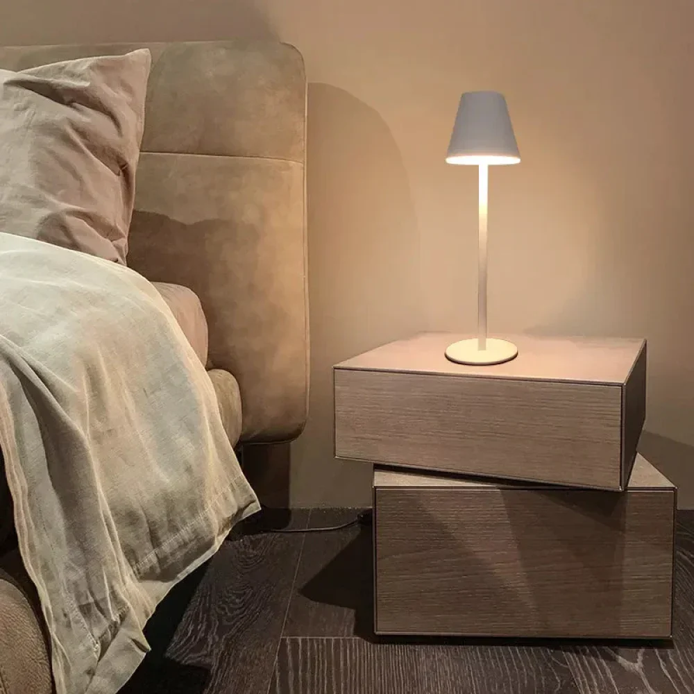 Candeeiro de Mesa Recarregável - Simpla